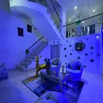 Habitación de lujo con aire acondicionado en condominio privado